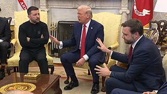 Volodymyr Zelenskyi, Donald Trump ja JD Vance riitelevät Oval Officessa 28. helmikuuta 2025.