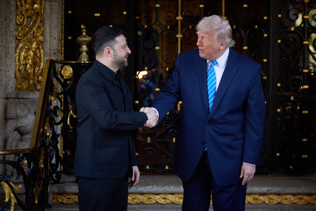 Ukrainan presidentti Volodymyr Zelenskyi tapasi Yhdysvaltain presidentin Donald Trumpin. 28. joulukuuta 2025. UKRAINAN PRESIDENTIN KANSLIA